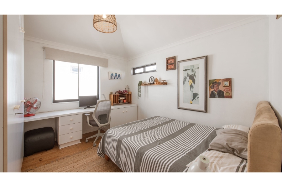 5 Bedroom Property for Sale in Green Point Western Cape